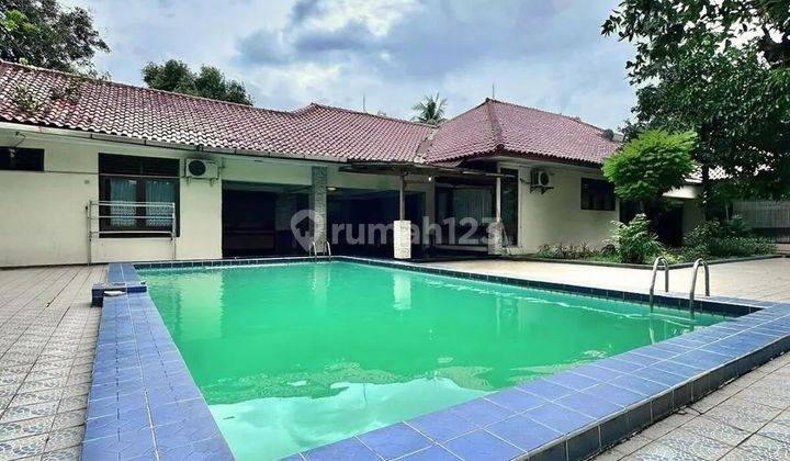 DIJUAL CEPAT RUMAH SIAP HUNI DI KEMANG 
RUMAH TERAWAT SIAP HUNI

Luas Tanah 2363 m2
Luas Bangunan 487 m2
Bangunan 1 lantai 1