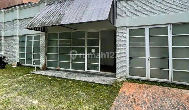 DIJUAL CEPAT RUMAH DI BRAWIJAYA - KEBAYORAN BARU
RUMAH 1 LANTAI, PREMIUM AREA

Luas Tanah 400 m2 
Luas Bangunan 250 m2 2