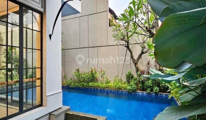 DIJUAL CEPAT RUMAH MEWAH DI PONDOK INDAH LUXURIOUS MODERN HOUSE SEMI FURNISHED  Luas Tanah 808 m2 Luas Bangunan 1000 m2 Bangunan 3,5 lantai 1