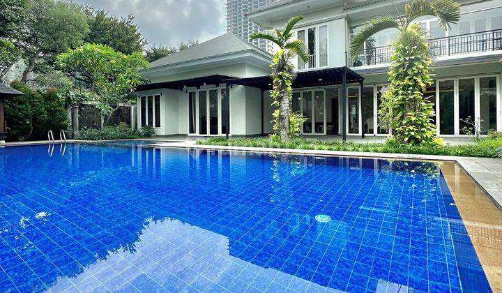 TURUN HARGA !   DIJUAL CEPAT RUMAH SIAP HUNI DI  KEMANG - AMPERA  LUXURIOUS MANSION SEMI FURNISHED  Luas Tanah 1870 m2 Luas Bangunan 1000 m2 Bangunan 2 Lantai 1