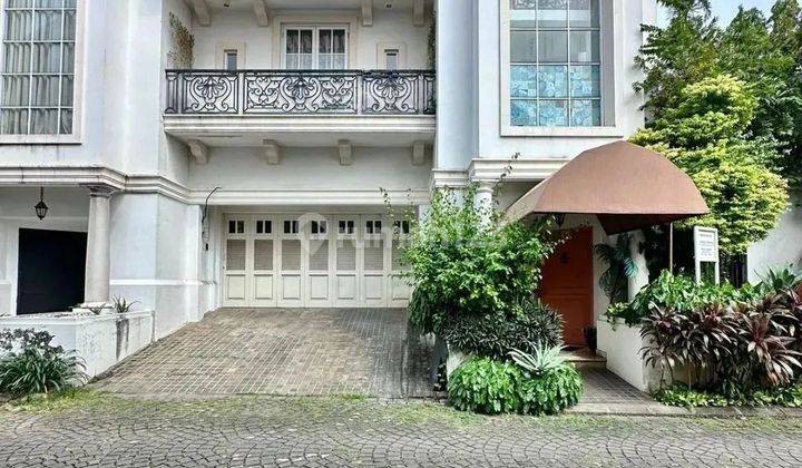 DIJUAL CEPAT RUMAH SIAP HUNI DI CIPETE
DALAM TOWNHOUSE

Luas Tanah 350 m2
Luas Bangunan 500 m2
Bangunan 3 lantai 1