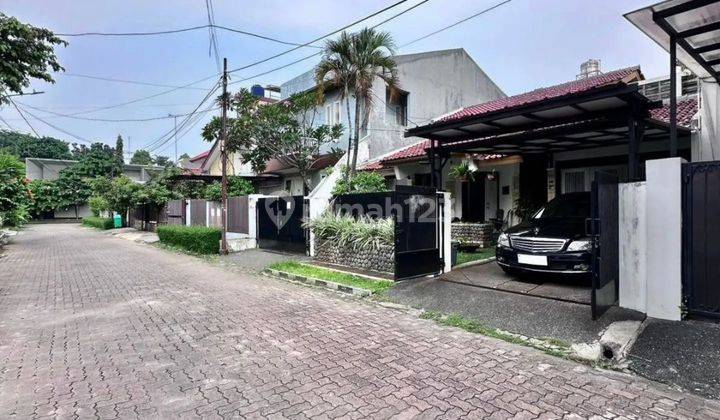 BEST PRICE!  FOR SALE LEBAK BULUS DALAM KOMPLEK DEKAT STASIUN MRT  Row Jalan Lebar Lingkungan Tenang & Nyaman  Luas Tanah 200 m2 Luas Bangunan 125 m2 Bangunan 2 lantai 1