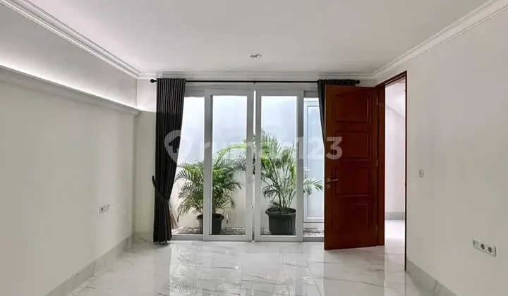 Rumah Baru Semi Furnished di Cipete - Cilandak, T 113 B 240 2