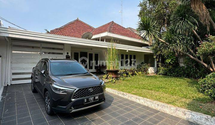 MENTENG - RUMAH LAMA TERAWAT, ROW JALAN LEBAR (T/B: 735/500) 1