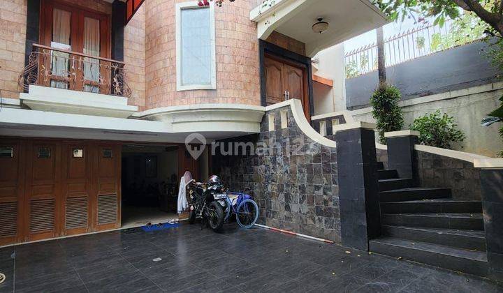 KEMANG - RUMAH TROPICAL CLASSIC 3 LANTAI SIAP HUNI (T/B: 330/500) 1