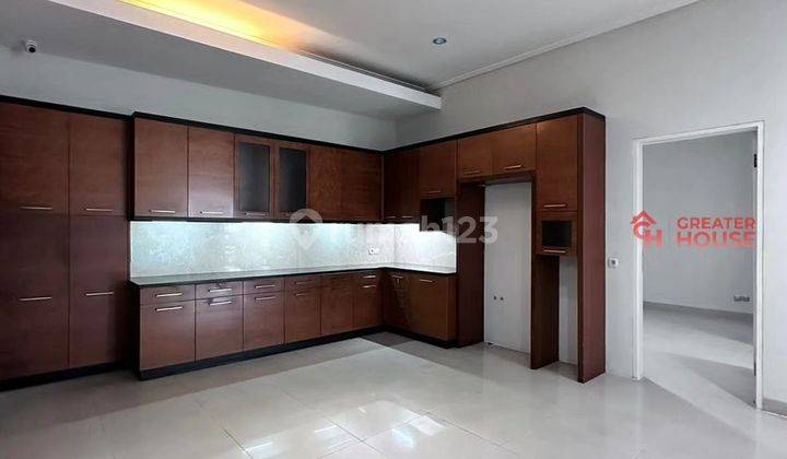 PONDOK INDAH - MODERN MINIMALIST HOUSE (T/B: 252/364) 2