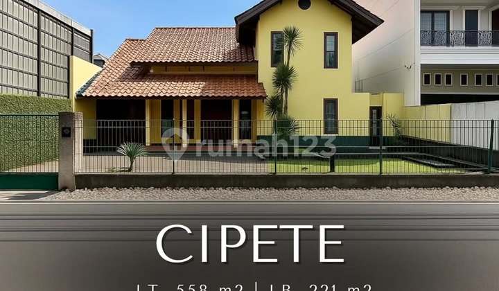 Rumah Cantik Halaman Luas di Cipete dekat MRT, T 558 B 221