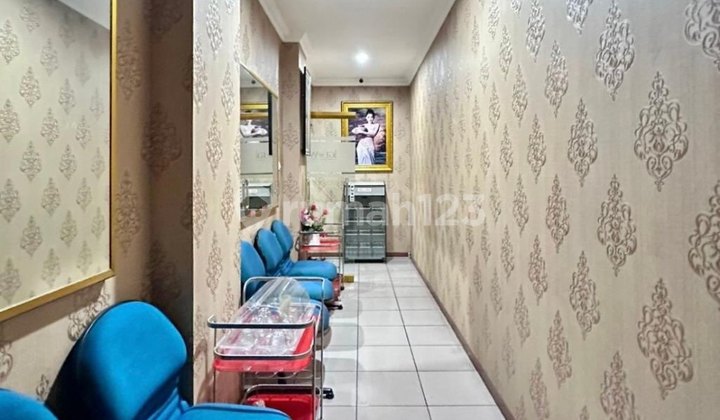 Mini Building untuk Klinik/Kantor di Buncit Raya, LT 214 LB 484