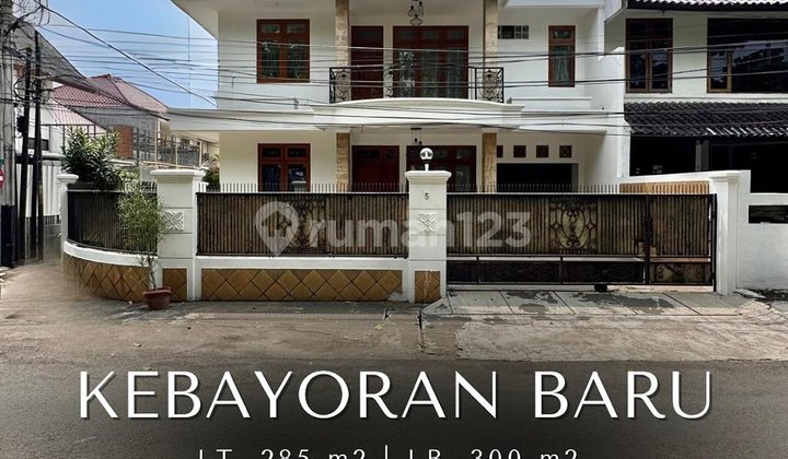 Rumah Bagus Cocok untuk Usaha di Kebayoran Baru, T 285 B 300