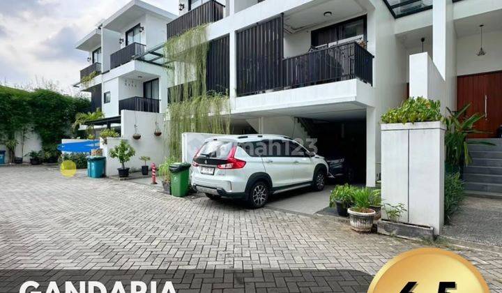 Rumah Tropical Minimalis Dalam Townhouse di Gandaria, T 171 B 337 1