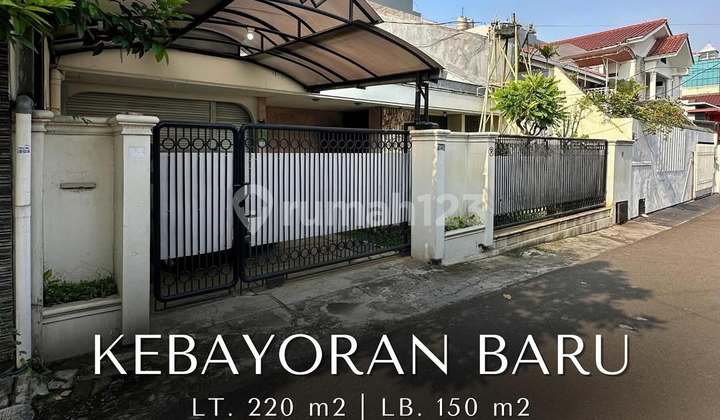 Rumah Bagus Siap Huni di Kebayoran Baru dekat Blok M, T 220 B 150