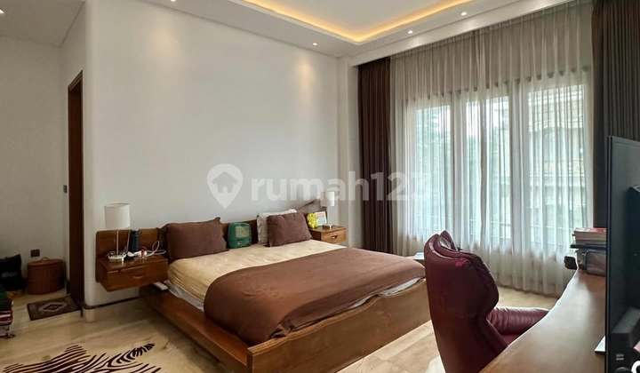 Luxurious Tropical House di The Green BSD, LT 375 LB 700 2