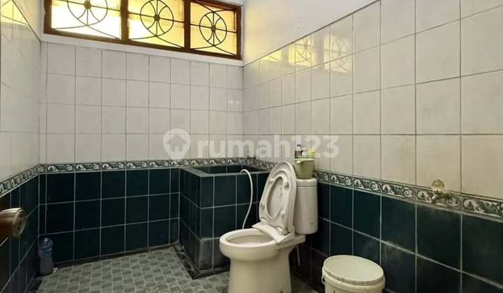 Rumah Siap Huni di Area Komersial Tebet, T 529 B 350 2