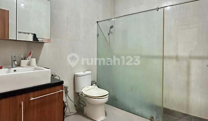 Rumah Hoek Siap Huni Dalam Komplek Pejaten Barat, LT 480 LB 380 2