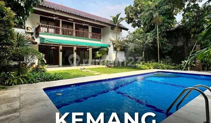 Rumah Cantik Siap Huni Halaman Luas di Kemang, LT 1029 LB 450