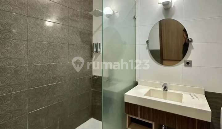 Two-Story Well-Maintained Hotel in Antasari, Land 1498, Building 2400 2