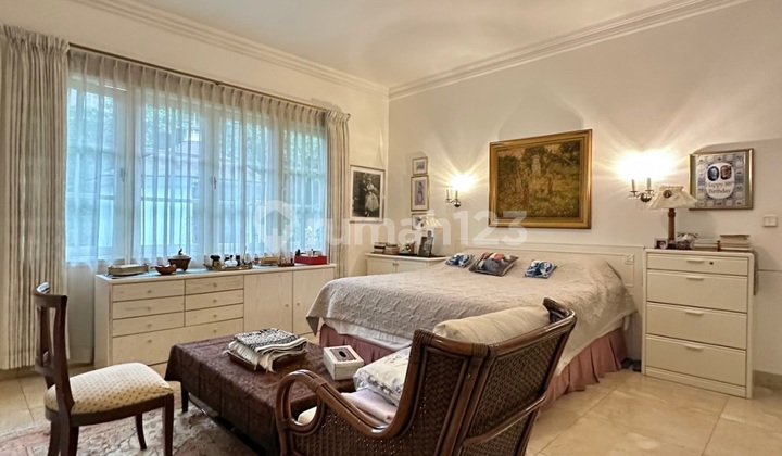 Rumah Terawat Siap Huni di Simprug Golf, LT 914 LB 700 2