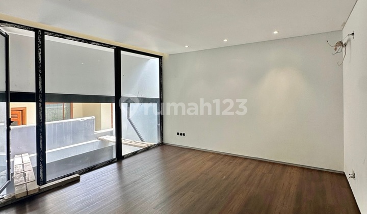 Brand New House di Komplek Simprug Golf, T 242 & 683 B 422 & 506 2