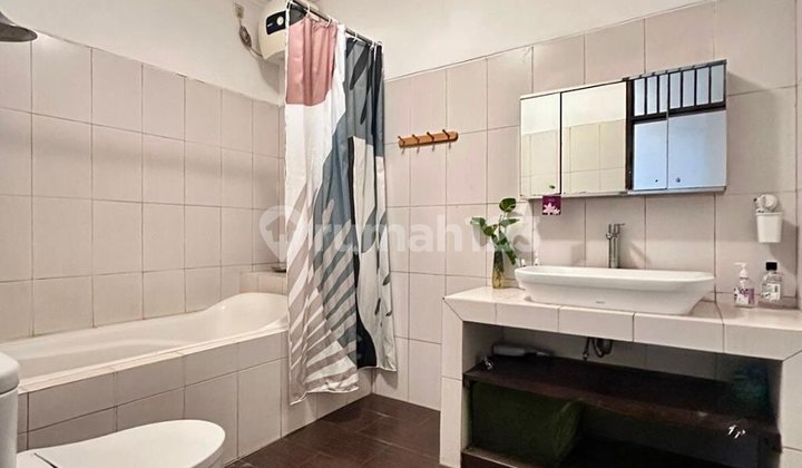 Rumah Siap Huni Halaman Luas di Bintaro Sektor 3, T 1399 B 300 2