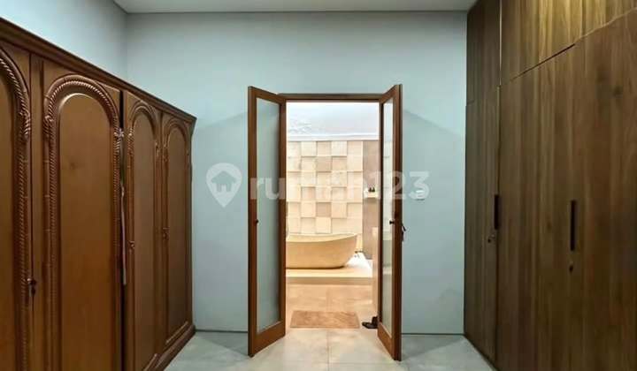 Beautiful and Luxurious House in Cilandak KKO, L 370 B 400 2