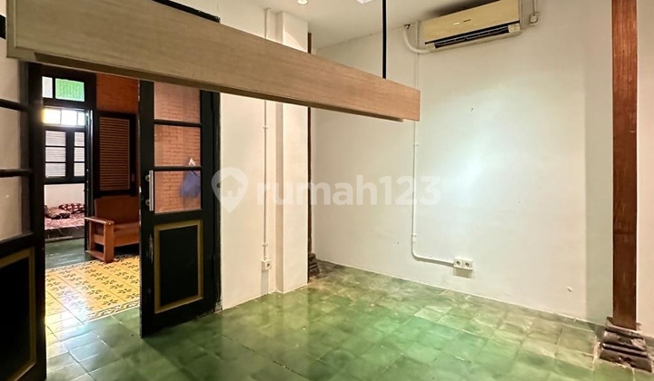 Traditional Classic House dalam Cluster Senayan Bintaro Sektor 9, T 800 B 186 2