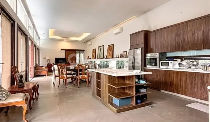 Rumah Halaman Luas Siap Huni di Veteran, T 1700 B 500 2