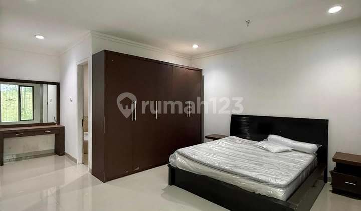 Rumah 2 Lantai Terawat Siap Huni di Kemang, LT 540 LB 577 2