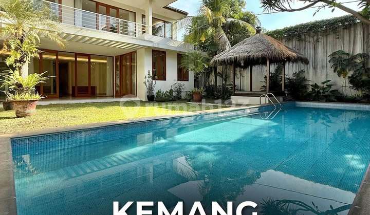 Rumah Cantik Bebas Banjir Siap Huni di Kemang, LT 630 LB 550