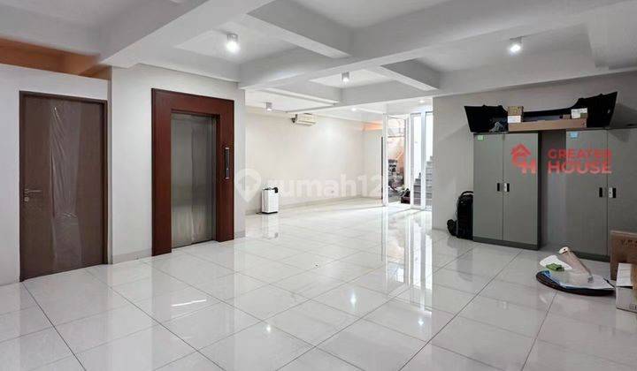 KEBAYORAN BARU - RUMAH COCOK UNTUK HUNIAN, KLINIK, KANTOR (T/B: 250/500) 2