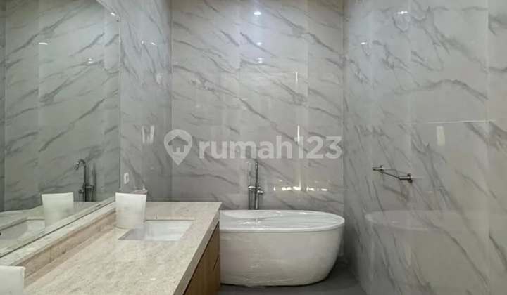 Rumah Baru Klasik Modern di Cipete - Cilandak, T 377 B 600 2