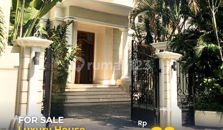 Rumah Mewah 2lt 20x45 900m type 5KT private pool Kebayoran Baru