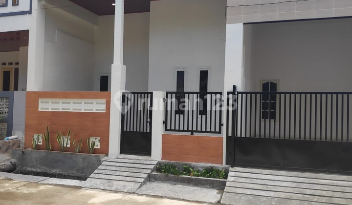 Dijual Siap Huni Rumah Hoek di Perum Irigasi Danita Bekasi