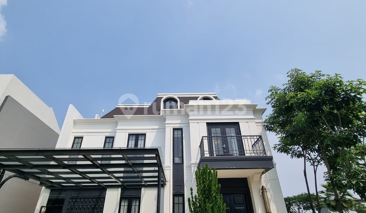 For Rent: 3-Story House in Summarecon Crown Gading, Bekasi