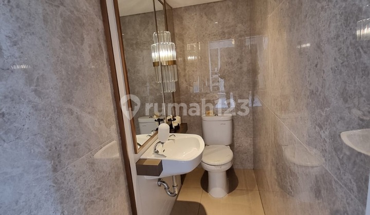 Dijual Rumah 3 Lantai Hoek di Summarecon Crown Gading Bekasi 2