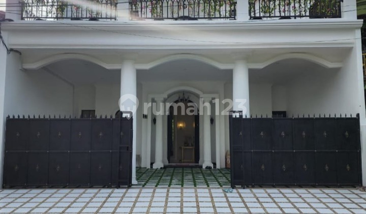 Dijual Rumah Exclusive 2 lantai di Pondok Indah Jakarta Selatan