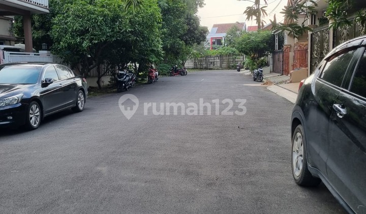 Dijual Rumah Strategis di Bulevar Hijau Harapan Indah Bekasi 2