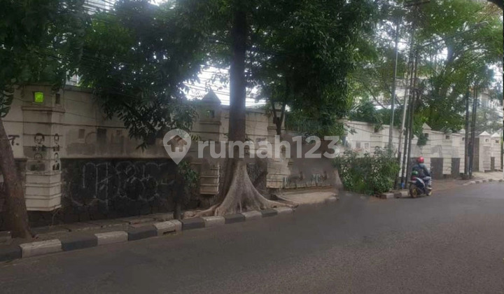 kebayoran baru darmawangsa 10300m2 (approx. 1 hectare) price 25.5 million/m2 permit for apartment or high-rise building 24 floors