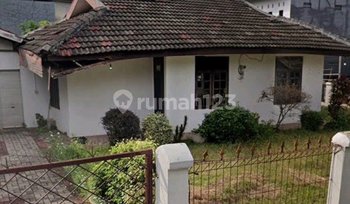 Rumah Bambu Hitam Cocok Investasi Akses Dekat Perkantoran 1