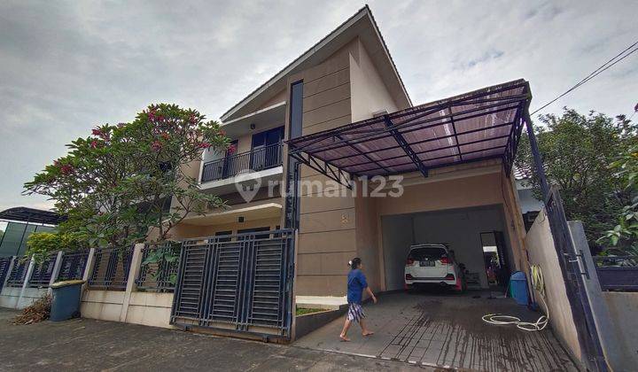 RUMAH 2 LANTAI MODERN MINIMALIS DEKAT AREA PERKANTORAN 1