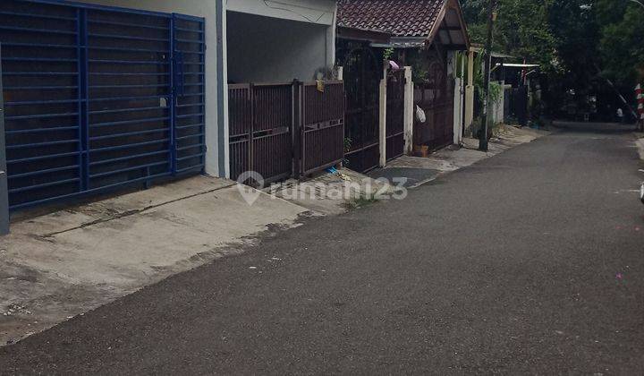 Rumah 2 Lantai Veteran Dekat Area Perkantoran 2