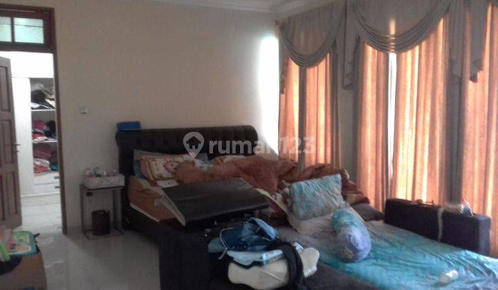 Rumah 2 Lantai Ada Pool Dekat Area Perkantoran 2