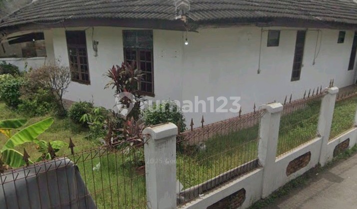 Rumah Bambu Hitam Cocok Investasi Akses Dekat Perkantoran 2