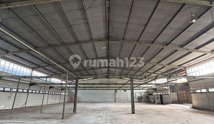 For Rent Warehouse in Holis, Strategic Location