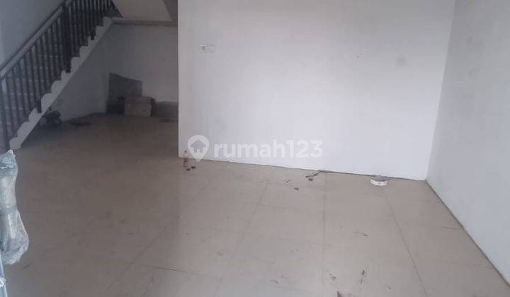 Ruko 2 Lantai Main Road 7