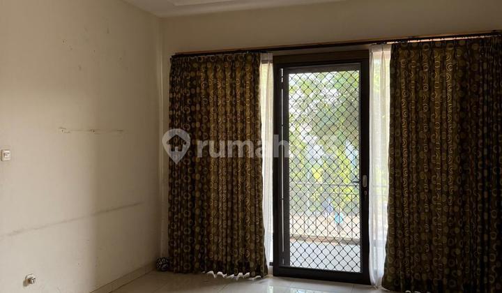 Dijual Rumah Di Singgasana , Mekarwangi. Lokasi Strategis , Dekat Tol 