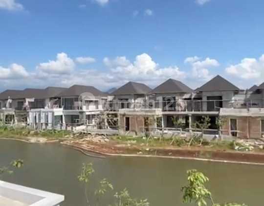 Dijual Rumah Dengan View Danau Di Podomoro, Dekat Club House, Dekat Tol 