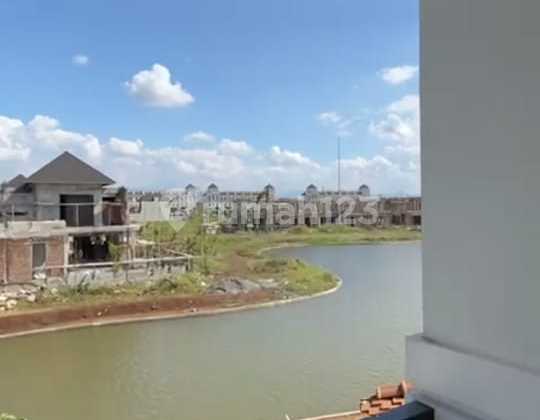Dijual Rumah Dengan View Danau Di Podomoro, Dekat Club House, Dekat Tol  2