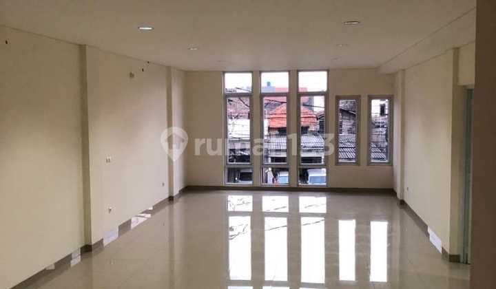 For Sale Shop House in Mochamad Toha, Very Suitable for Showroom, Retail Business, Office 2
