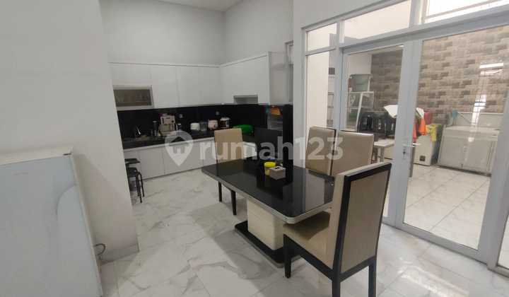 Dijual Rumah Di Taman Holis Indah 1 , Lokasi Strategis, Dekat Sekolah Bpk 1