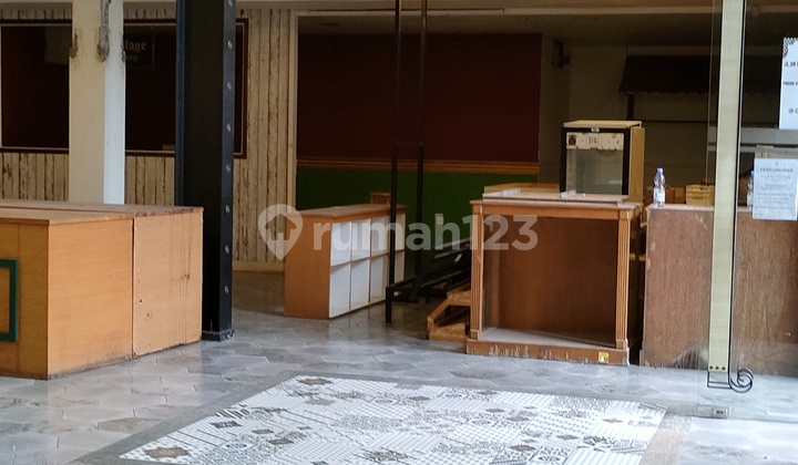 For Rent Commercial Space in Sukajadi, Strategic Location, Suitable for Showroom, Gym, Boutique, etc.